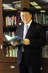 衞生署署長林秉恩醫生