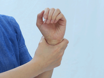 Rub hands by 7 steps (wrists)